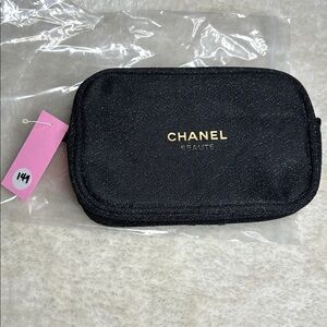 149 Chanel Beauty Tweed Bag